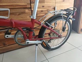 Dahon SPeed Fold Up Bicycle in excellent original condition Lightweight and simple to fold/ carry