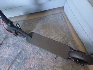 Xiaomi 4 Electric Folding Scooter- Brand new- only ridden 25kms(Takealot is R13,499)