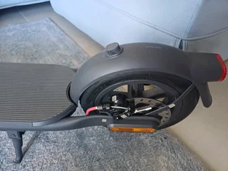 Xiaomi 4 Electric Folding Scooter- Brand new- only ridden 25kms(Takealot is R13,499)