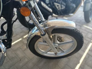 Retro 125cc CrUiSeR style Motorcycle with only 2300kms New battery