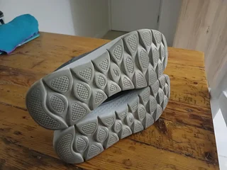 Skechers Go Walk- Men&#39;s Size 10 in very very good condition