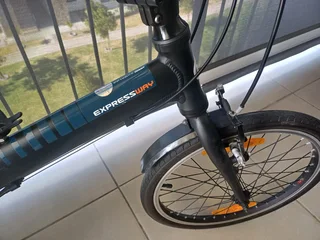 Giant Expressway 2 Fold Up Bicycle in excellent original condition- Lightweight