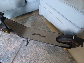InMotion Air Pro 750 Watt eScooter- As new- only ridden &#43;-60kms (Bargain price)