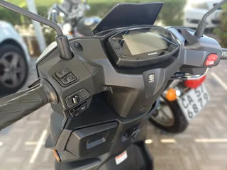 As New 2023 Suzuki Avenis 125cc Fuel Injected Automatic Scooter- only 1900kms- Full history