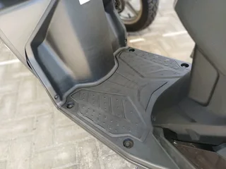 As New 2023 Suzuki Avenis 125cc Fuel Injected Automatic Scooter- only 1900kms- Full history