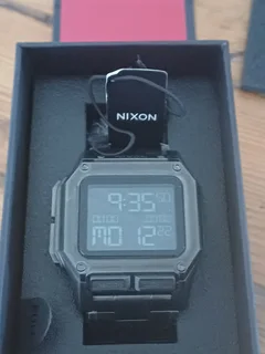 Brand New Nixon Regulus SS "Army Watch"- In box with all packaging 100M Waterproof