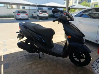 As New 2023 Suzuki Avenis 125cc Fuel Injected Automatic Scooter- only 2050kms