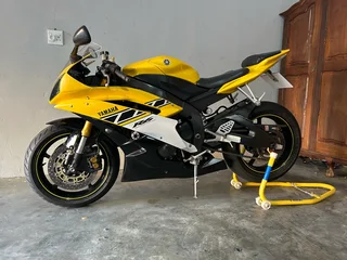 Yamaha R6