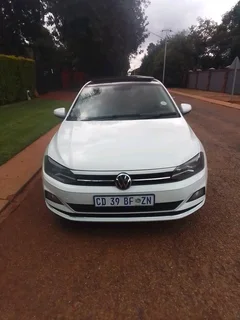 2020 polo 1.0Tsi comfortline with 139000km, 5-speed manual,full service history,Abs,Airbag,Aircon