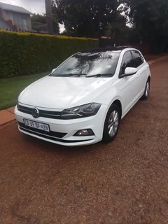 2020 polo 1.0Tsi comfortline with 139000km, 5-speed manual,full service history,Abs,Airbag,Aircon