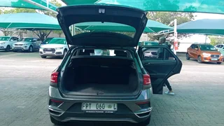 2021 VW T-Roc,DSG,4mot with 97000km full service history with agent,Metallic Grey color,full service