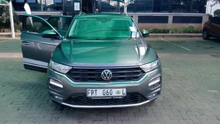 2021 VW T-Roc,DSG,4mot with 97000km full service history with agent,Metallic Grey color,full service