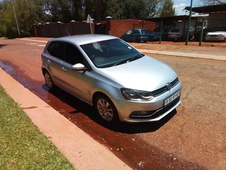 2017 polo 1.2 Tsi,with 118000km full service history with agent,metallic silver color, 5speed manual