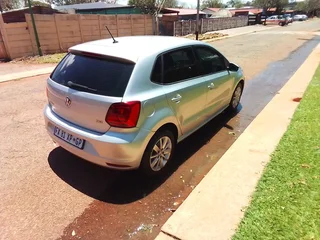 2017 polo 1.2 Tsi,with 118000km full service history with agent,metallic silver color, 5speed manual