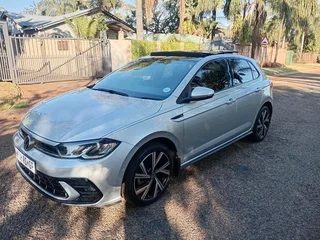 2022 polo 1.0Tsi,Dsg,Rline with 129000km full service history with agent,metallic silver color,