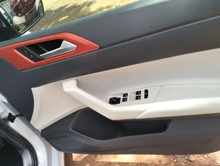 2020 polo8 1.0 Tsi,DSG with 98000km,Sunroof, PDC sensor front&amp;rear bumper, White color.