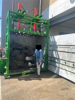 Huge vertical baler for sale