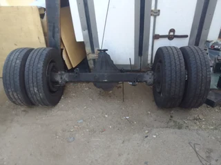 Toyota Dyna 3 ton complete axles and diff with x4 new tyres ,rims&#43;front axle