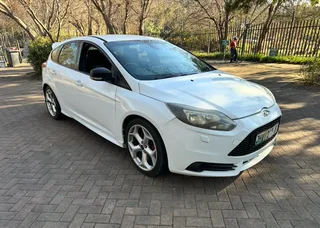 Ford Focus ST 2l eco boost turbo 2014