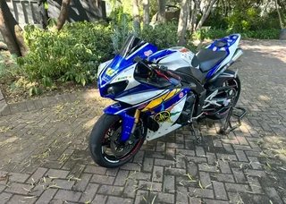 Yamaha YZF-R1 Big Bang 2009