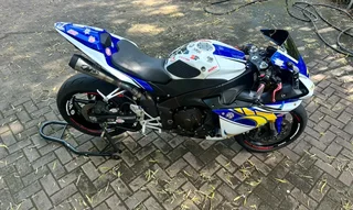 Yamaha YZF-R1 Big Bang 2009