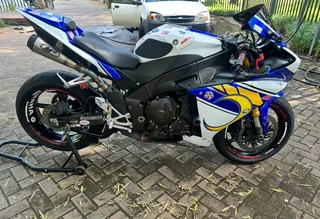 Yamaha YZF-R1 Big Bang 2009