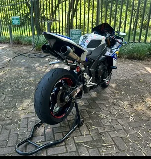 Yamaha YZF-R1 Big Bang 2009