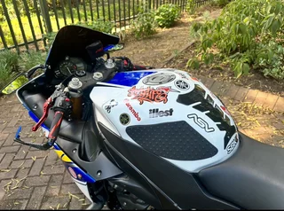 Yamaha YZF-R1 Big Bang 2009