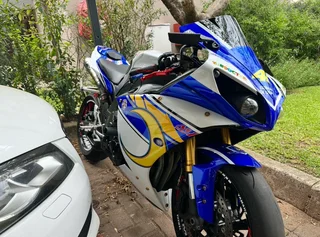 Yamaha YZF-R1 Big Bang 2009