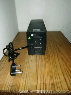 Neptune 700 UPS 700VA/360W Uniterupted power supply IMMACULATE condition!