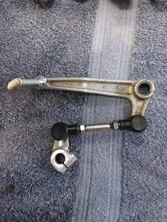 Suzuki GSX-R pre-sling 750 gear lever including linkage