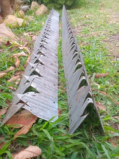 Wall spikes