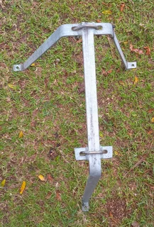 Bracket for mast pole