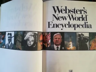Webster&#39;s New World Encyclopedia - 1220 pages