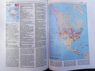 Webster&#39;s New World Encyclopedia - 1220 pages