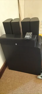 Yamaha RX V361 Amplifier and Speakers