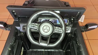 Kids Sit on Car - AMG G63 - Quest SUV