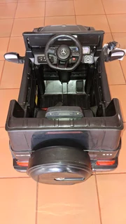 Kids Sit on Car - AMG G63 - Quest SUV