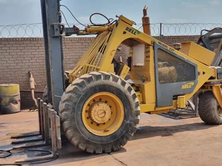 Bell 220 Forklift