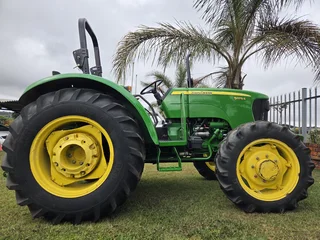 Deere 5075E tractor