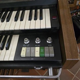 Hammond X5 organ