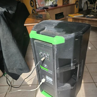 Mackie Thrash  Pa Sound