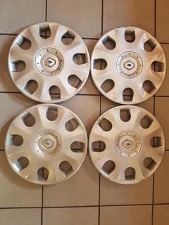 OEM Renault wheel caps from R300