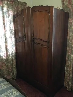 Wardrob - Ad posted by Shivaal Tiluk