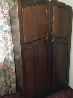 Wardrob - Ad posted by Shivaal Tiluk