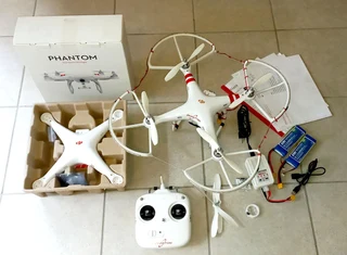 DJI PHANTOM 2 Drone with Spares and Accessories
