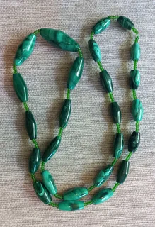 VTG 70/80s Genuine Handmade Natural African Malachite 34 cm Long Necklace with Elongated Beads (98g)