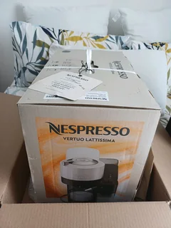 NESPRESSO COFFEE MACHINE