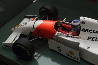 For Sale - Mika Hakkinen 1994 &#39;7&#39; McLaren Peugeot MP-4/9 F1 1:18 Scale Model