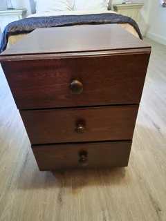 Desk drawer on wheels